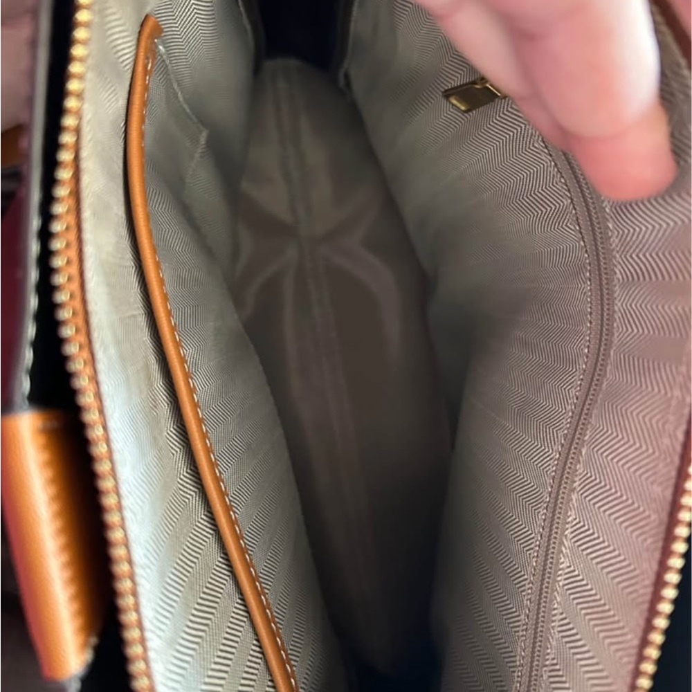 Elegant Tan Leather Women's Bag